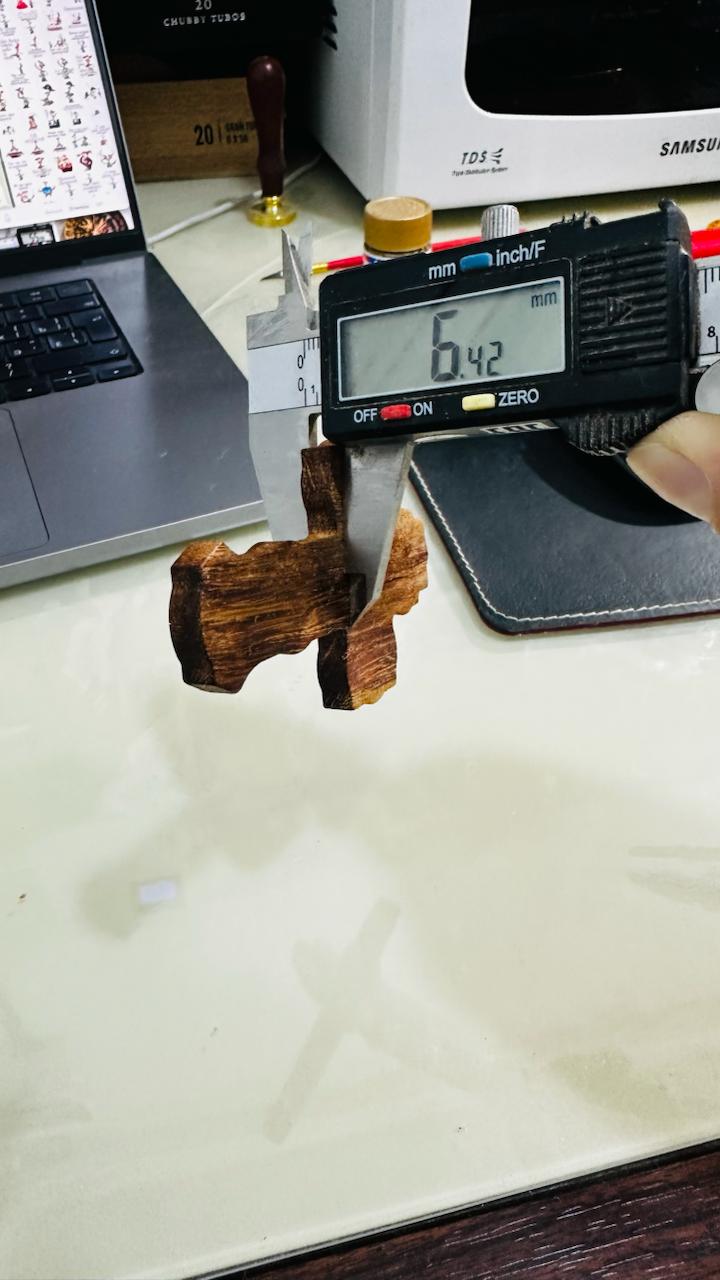 Крест православный из Железного дерева с бортом