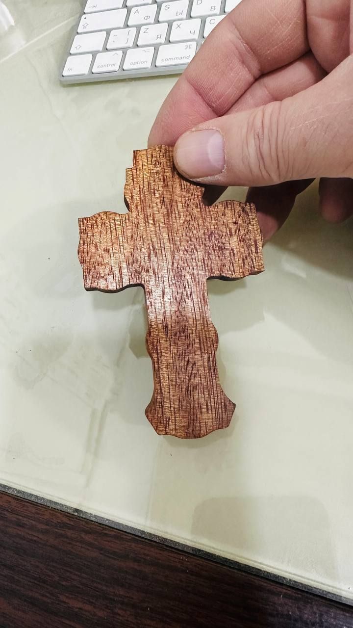 Крест православный из Тика Ироко с бортом