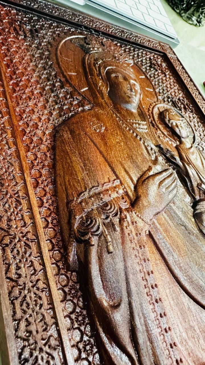 Резная икона из Груши Моаби «Богородица Скоропослушница»