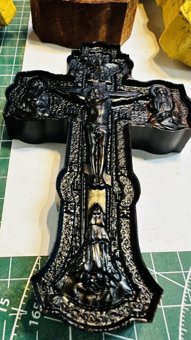 Крест православный из Дальбергии с бортом