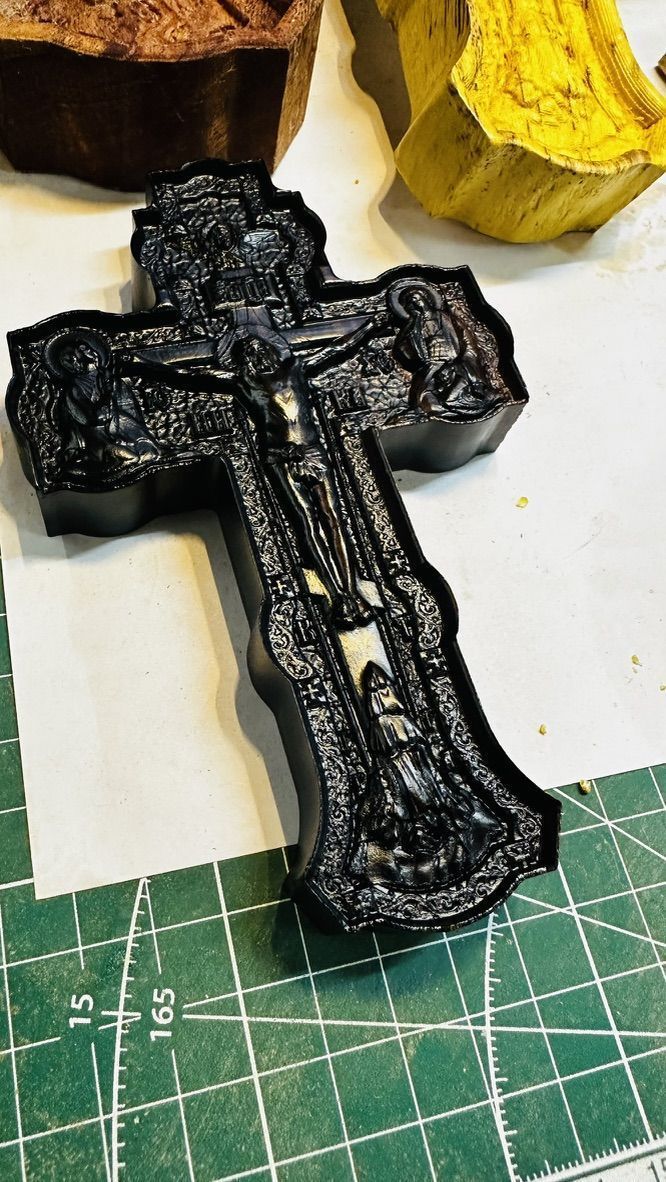 Крест православный из Дальбергии с бортом