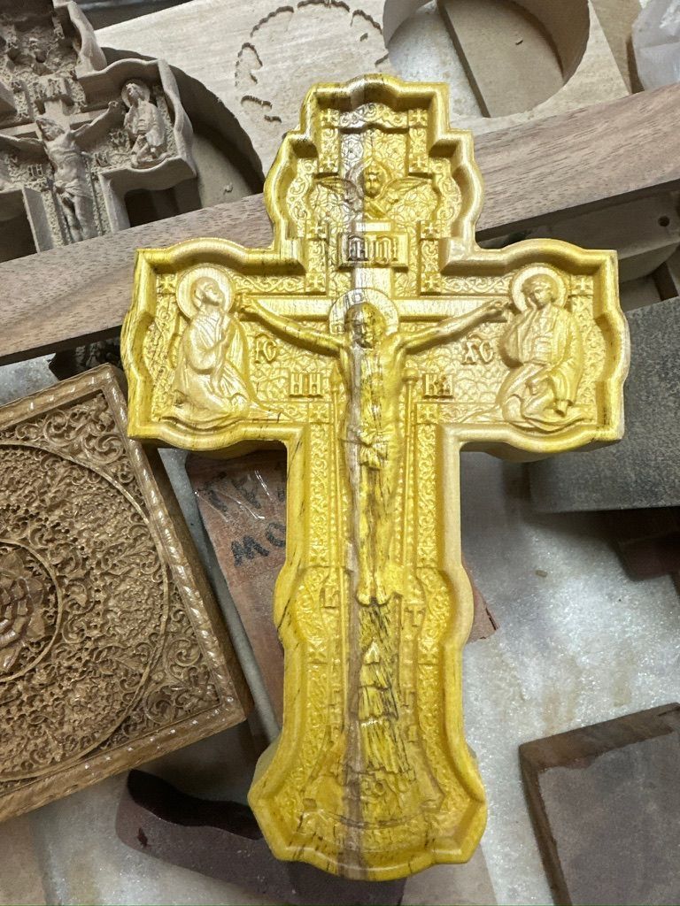 Крест православный из Маклюры с бортом
