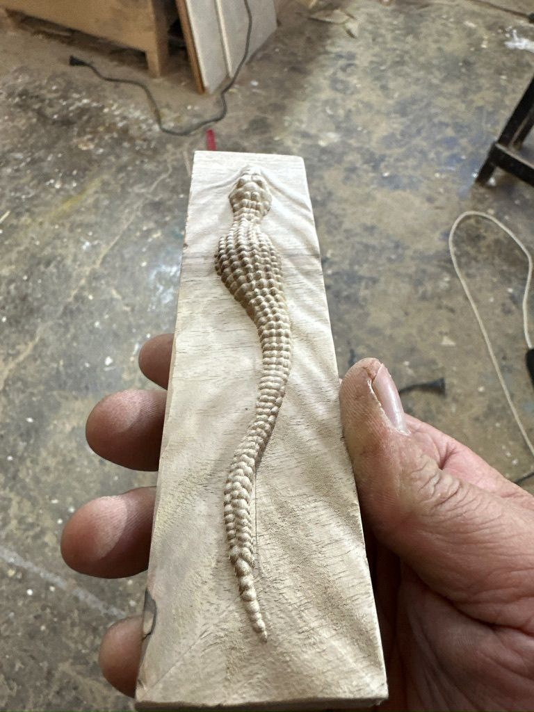 Крокодил из Железного дерева однотонный