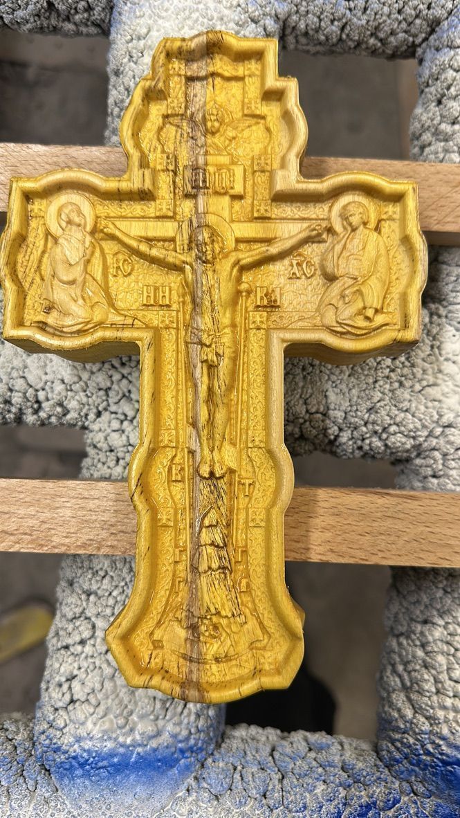 Крест православный из Маклюры с бортом