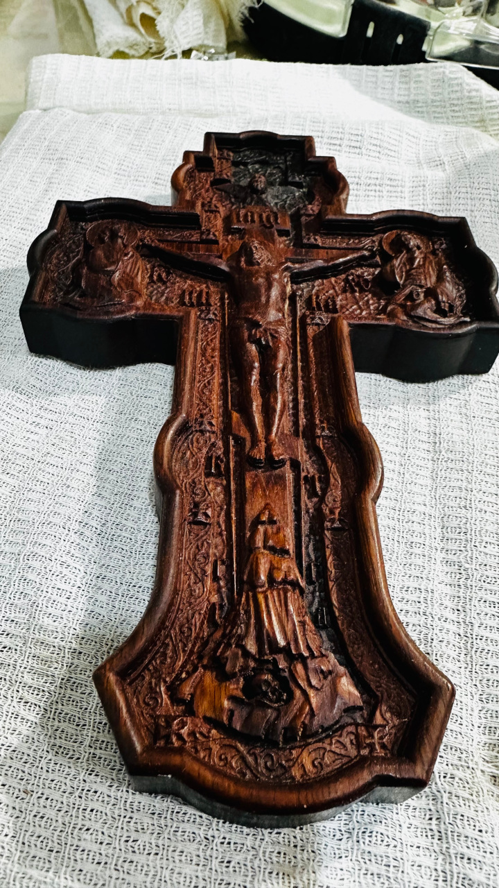 Крест православный из Дальбергии с бортом