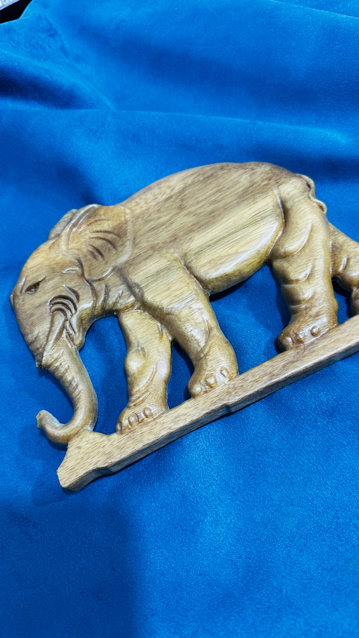 Панно «Слон» из светлого индийского лавра