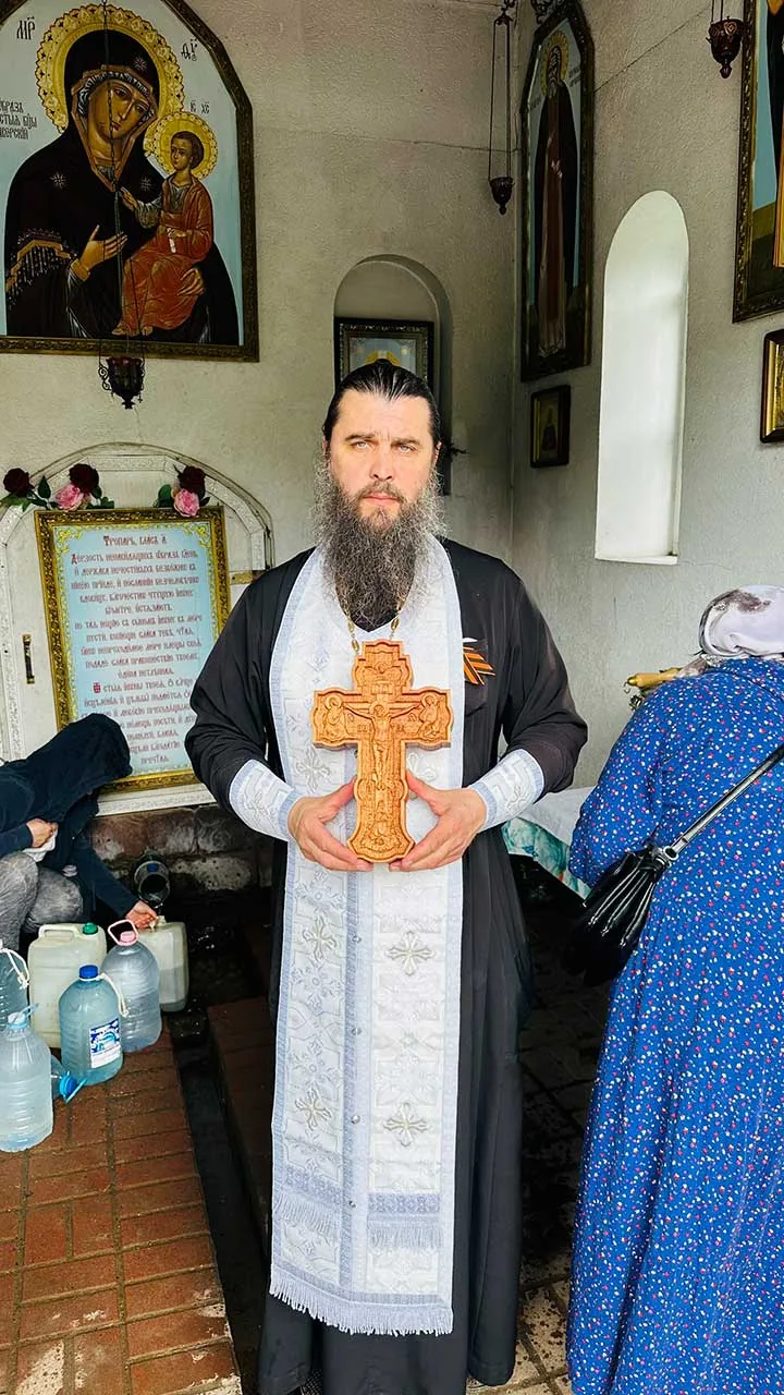 Крест православный с бортом из Тика Ироко